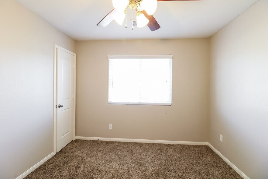 Building Photo - 21110 Sugar Orchard Ln