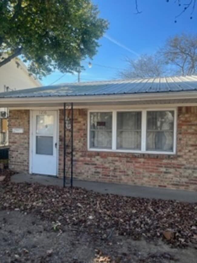 Building Photo - Dillon-1214-1216 S 22nd