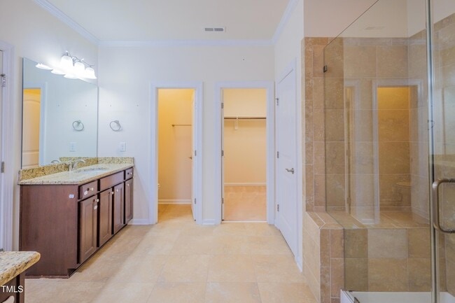 Building Photo - 533 Fumagalli Dr