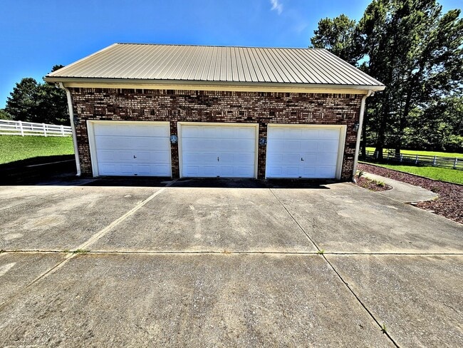 Building Photo - HOUSE FOR RENT - 4BR - Harvest