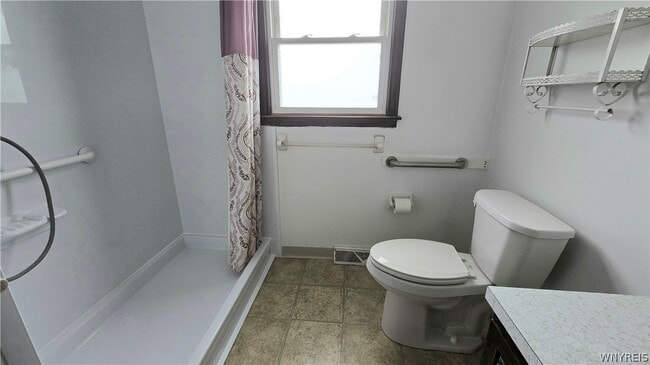 Building Photo - 182 Woodcrest Dr