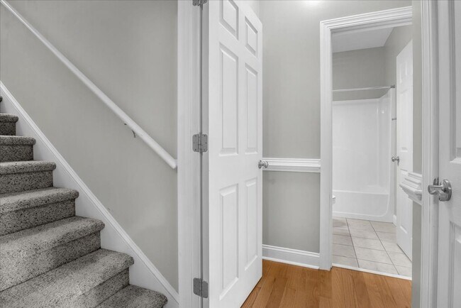 Building Photo - 164 Backfield Pl