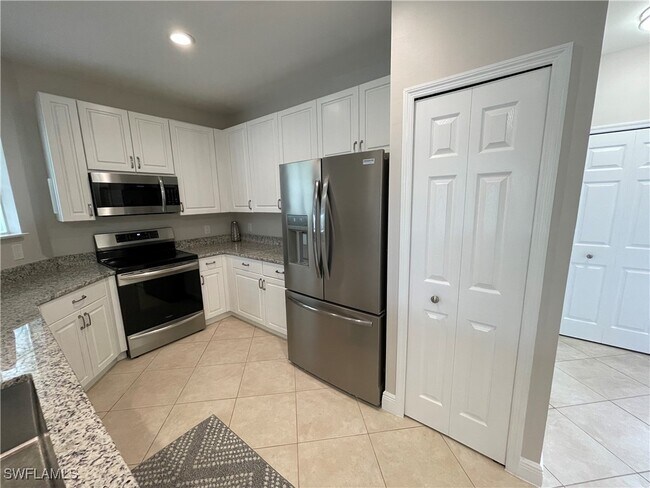 Building Photo - 1325 Sweetwater Cove