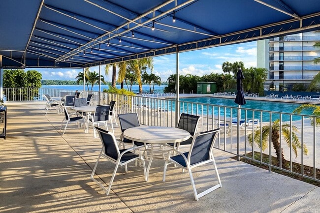 Building Photo - 880 NE 69th St