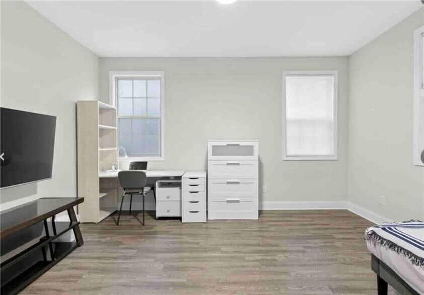 Building Photo - 2407 Tenor Ln