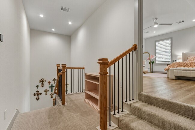 Building Photo - 21359 Monarch Dr