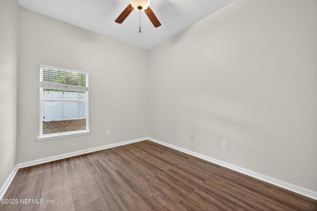 Building Photo - 7047 Deer Lodge Cir