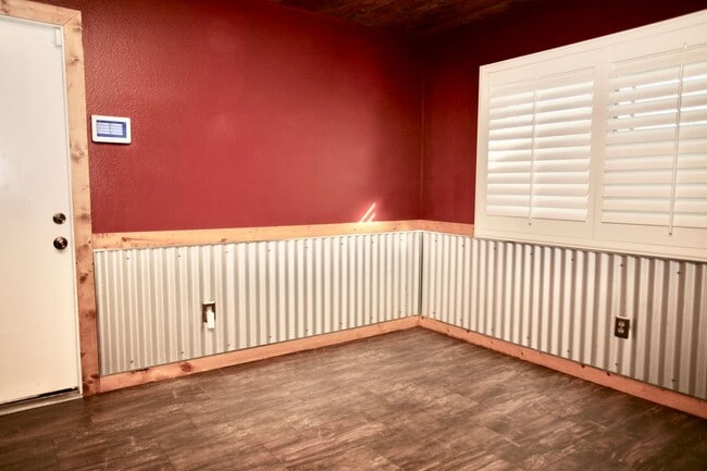 Building Photo - 3br 2ba in a Great Family Neighborhood