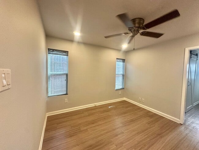 Building Photo - 3 Bed 2 Bath NEW MANAGEMENT IN AUSTIN TX!!!