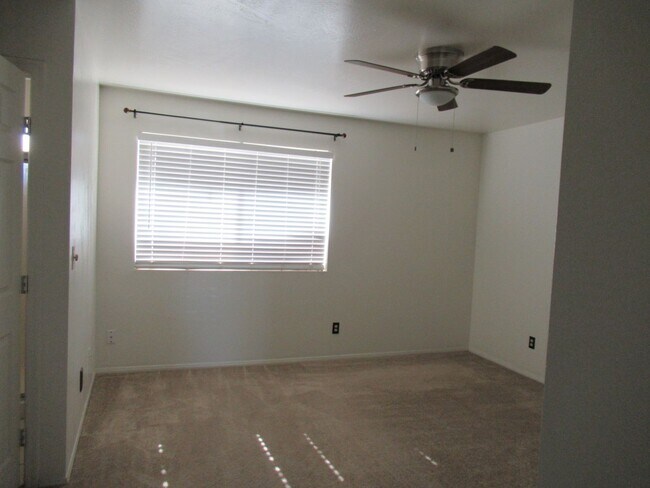 Building Photo - Spacious 4 Bedroom Home in Convenient Mesa...