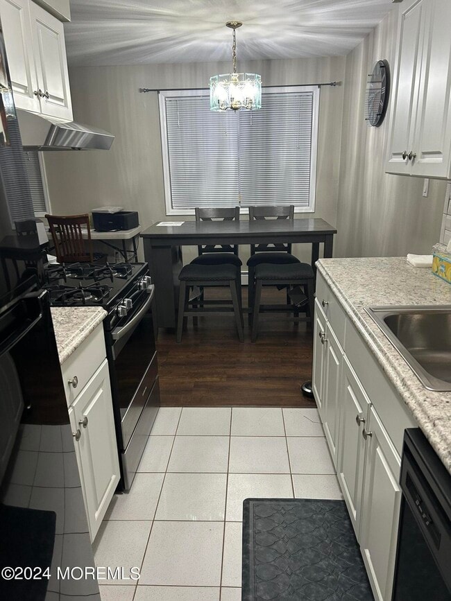 Building Photo - 12 Manchester Ct