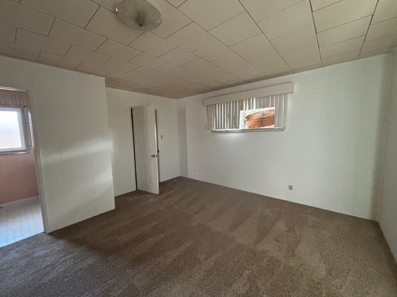 Building Photo - 626 Civic Center Dr