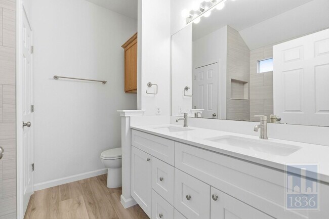 Building Photo - 606 Colonial Park Blvd