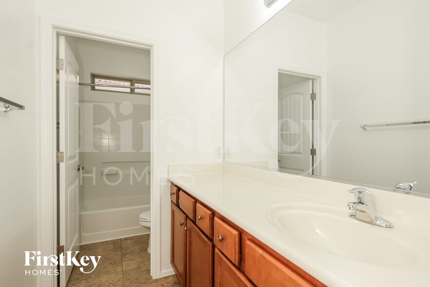 Building Photo - 18048 W Post Dr