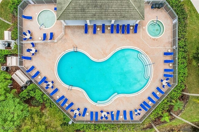 Building Photo - 10094 Poppy Hill Dr