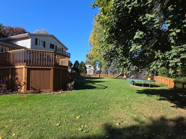 Building Photo - Updated 4 bedroom home in Merton