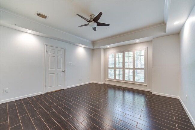 Building Photo - 25 Fairway Oaks Pl