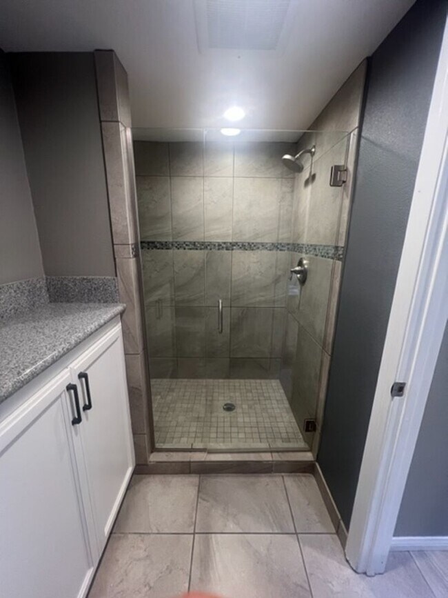 Building Photo - 3 Bed / 2 Bath House at INDIAN PALMS CC** ...
