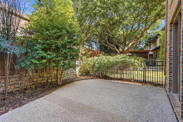 Building Photo - 5404 Balmoral Dr