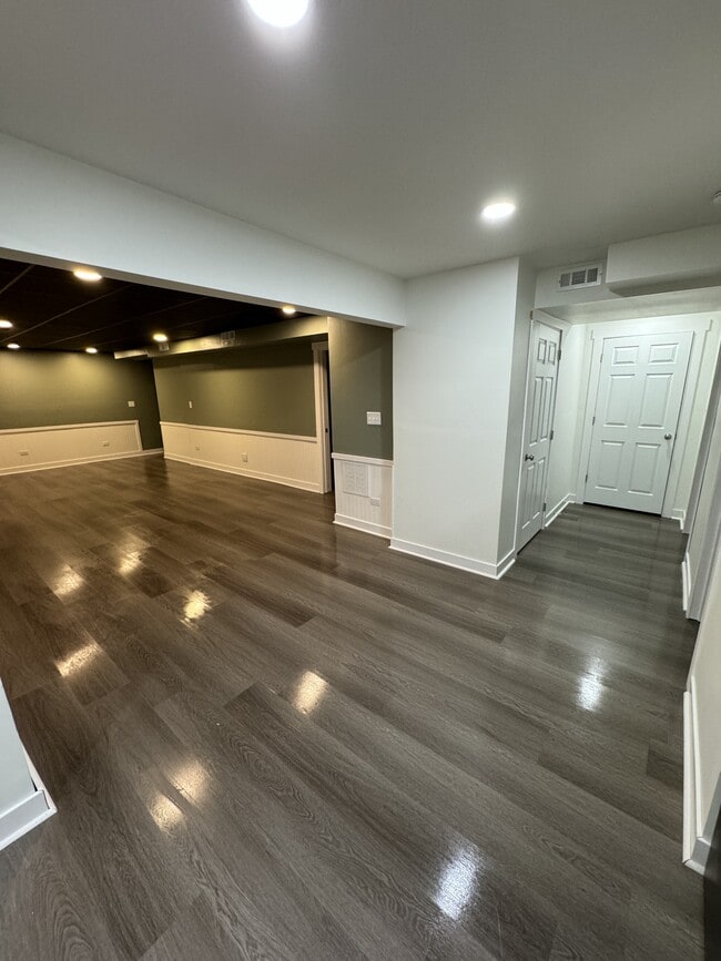 Building Photo - 205 Shady Oak Ln