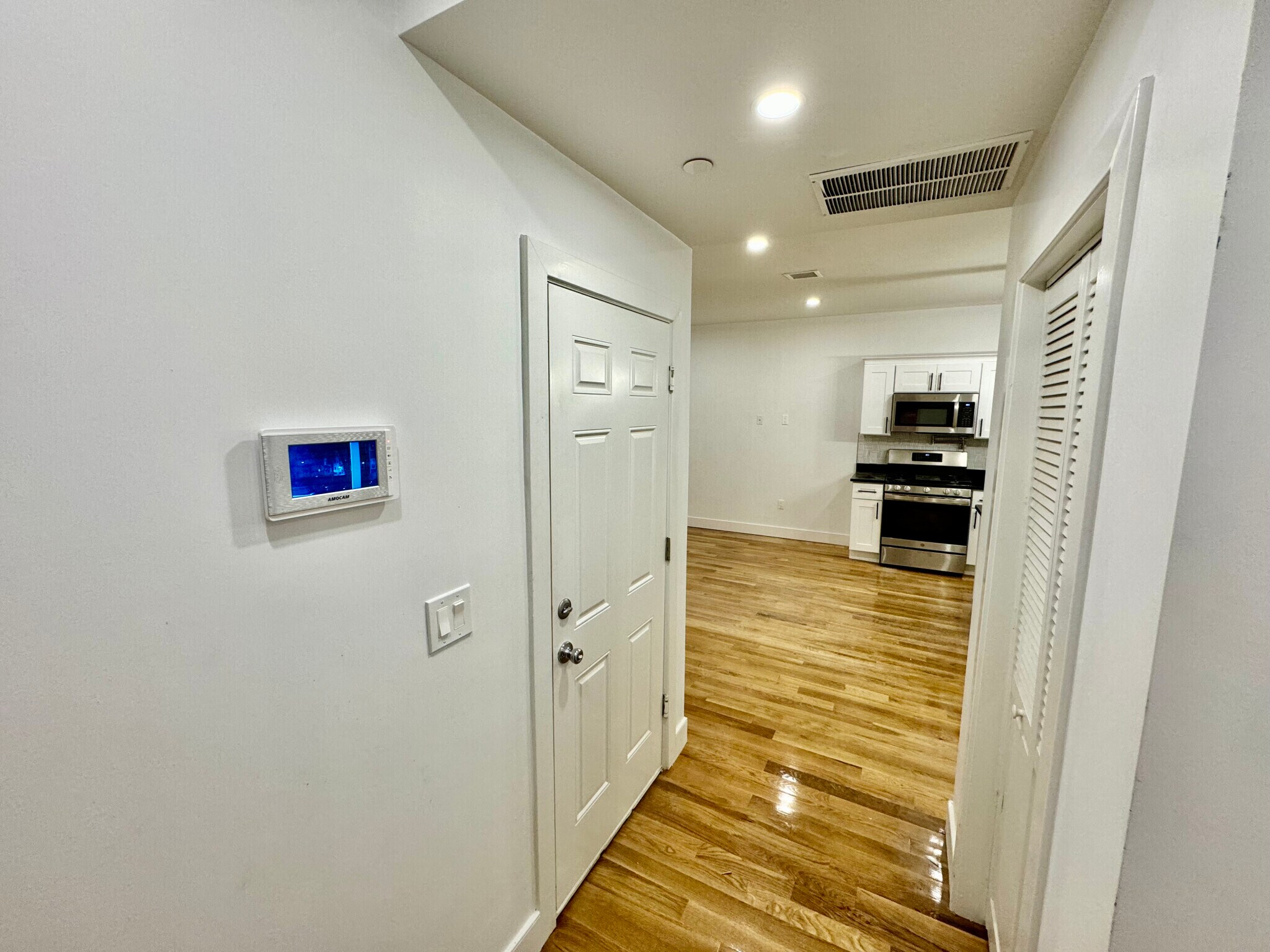 Building Photo - 74 Corona St