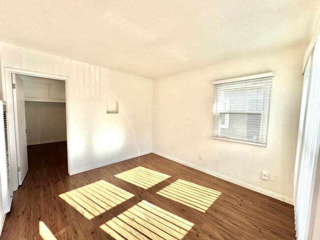 Building Photo - 4322-4324 Temecula Street