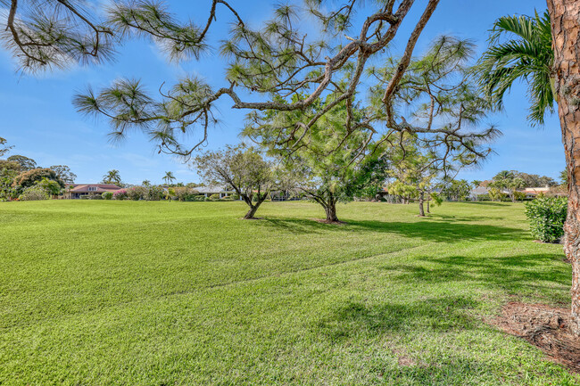 Building Photo - 6598 Eastpointe Pines St