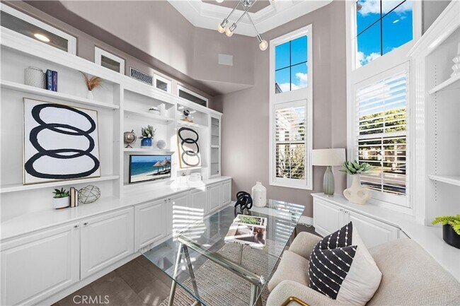 Building Photo - 58 Victoria