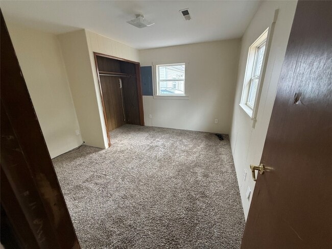 Building Photo - 1139 W 36th St