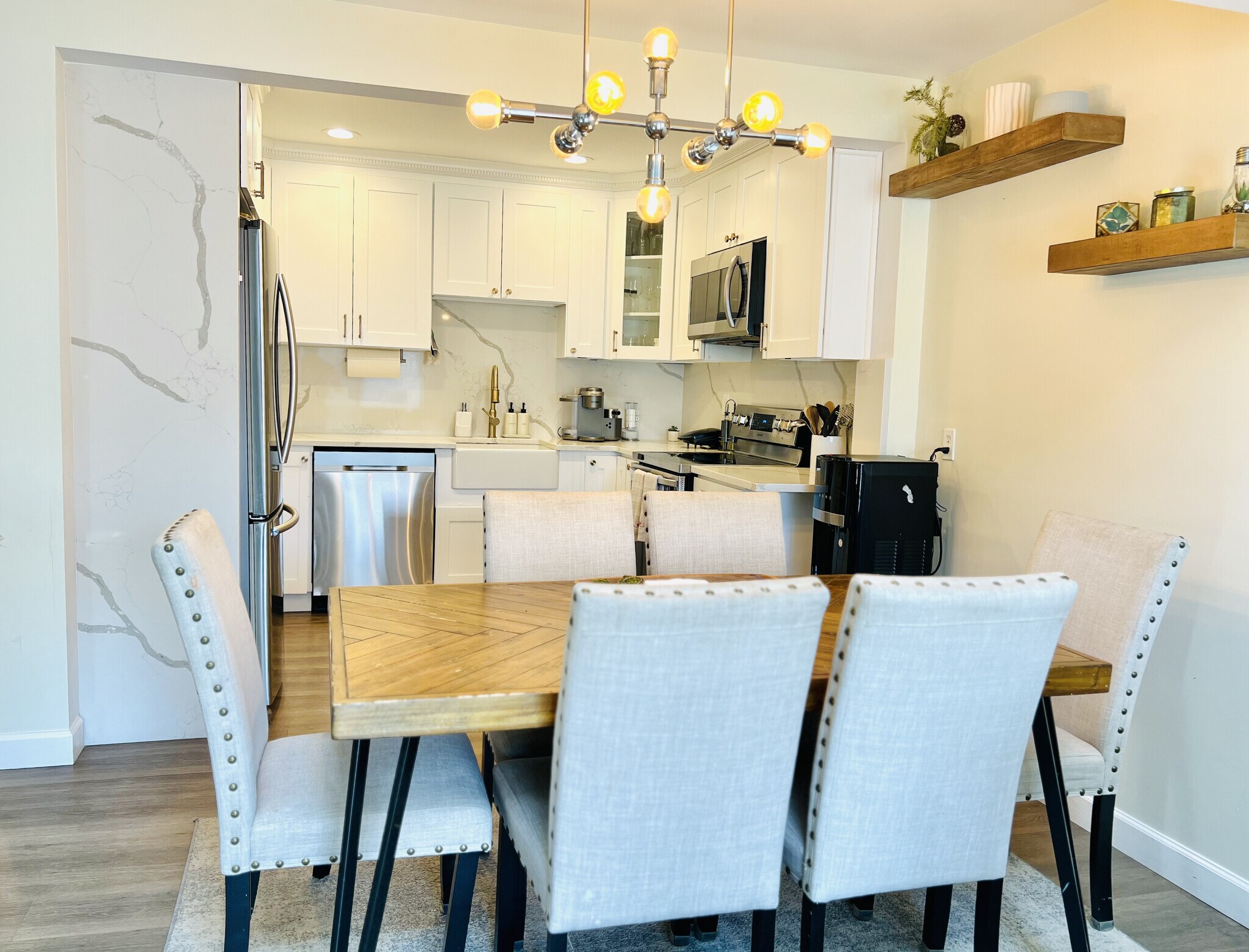 Dining - 3200 Madison Ave