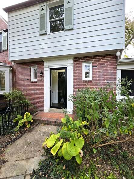 Building Photo - 308 Eastway Ct