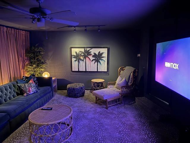 Building Photo - 5301 W Mockingbird Ln