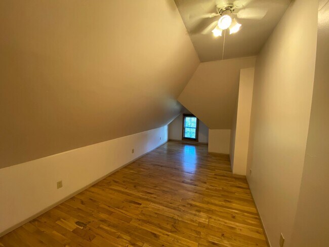 Building Photo - 49 W Blake Ave