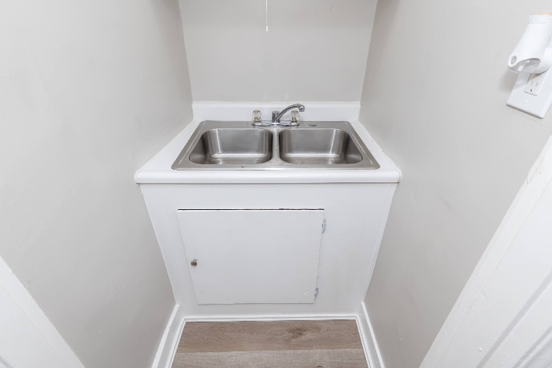 Building Photo - 115 E Foraker St