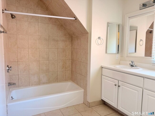 Building Photo - 118 Montoya Dr
