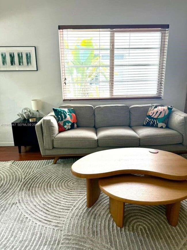 Building Photo - 901 Meridian Ave