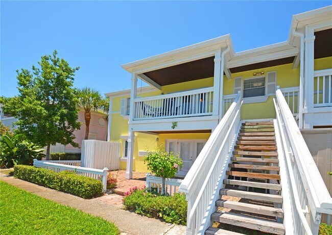 Building Photo - 204 Pompano Dr SE