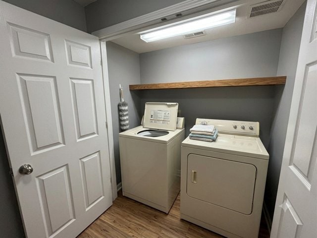 Building Photo - 2076 Oakcrest Cir