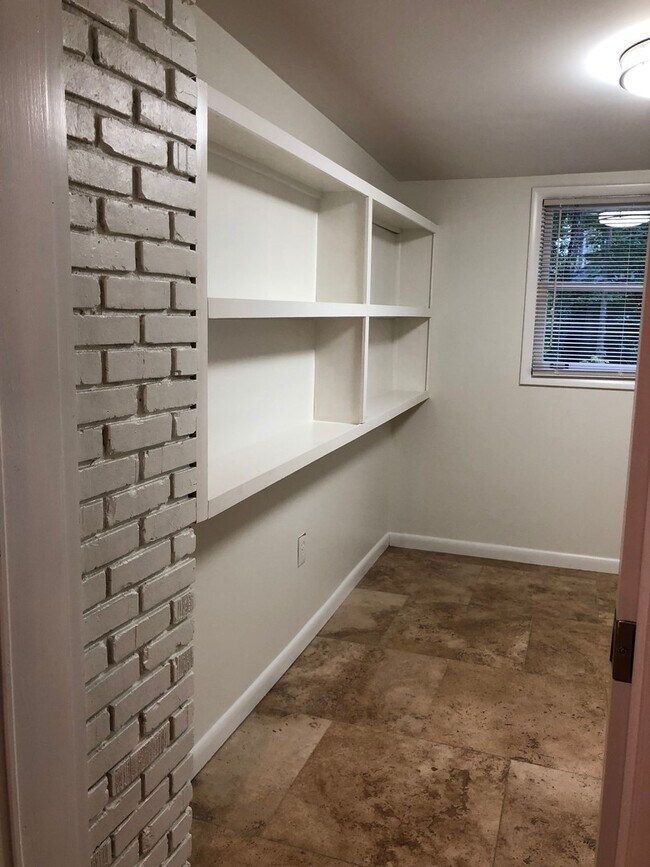 Building Photo - Renovated Brick Ranch in Oak Grove School District - Convenient to Emory & CDC