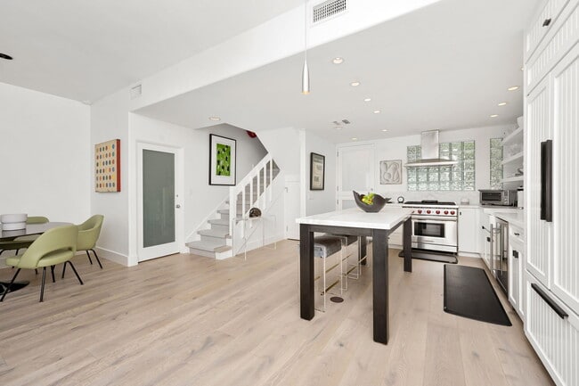 Building Photo - 27400 CA-1