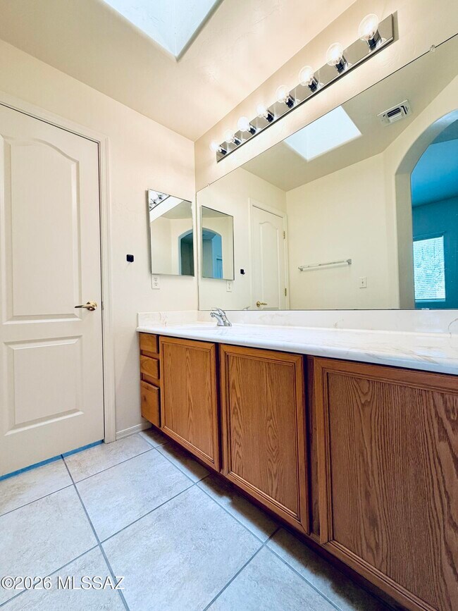 Building Photo - 5416 N Bramble Brook Ln