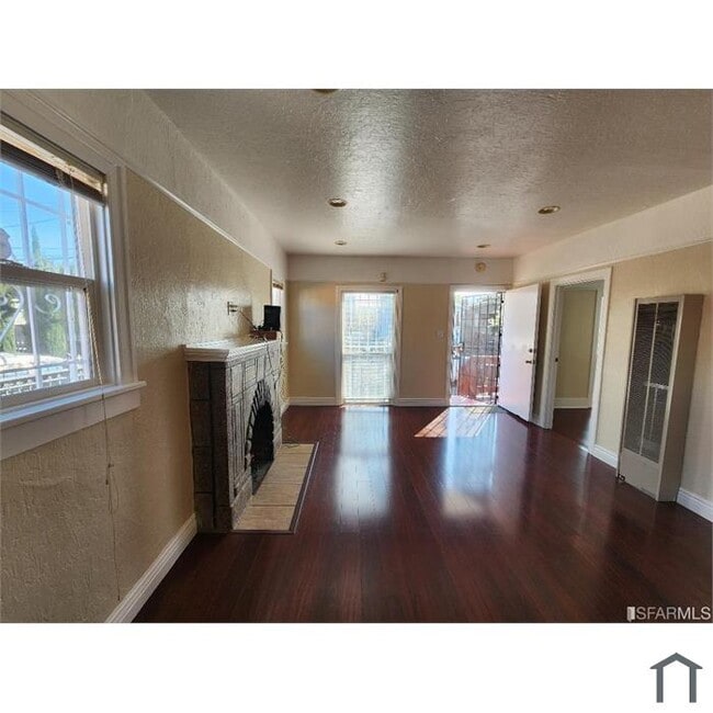 Building Photo - 1481 77th Ave
