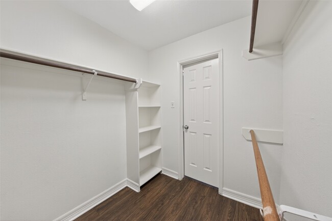 Building Photo - 16122 Cypress Point Dr