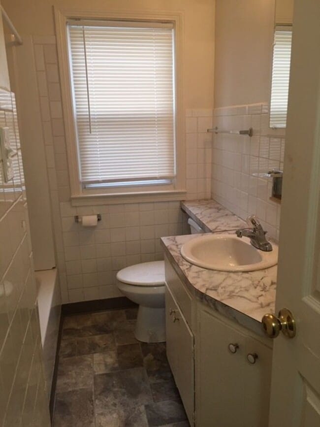 Building Photo - Remodeled Two bedroom Ranch $1150 per month