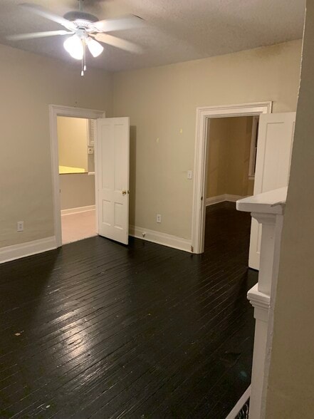 Building Photo - 421 E Anderson St