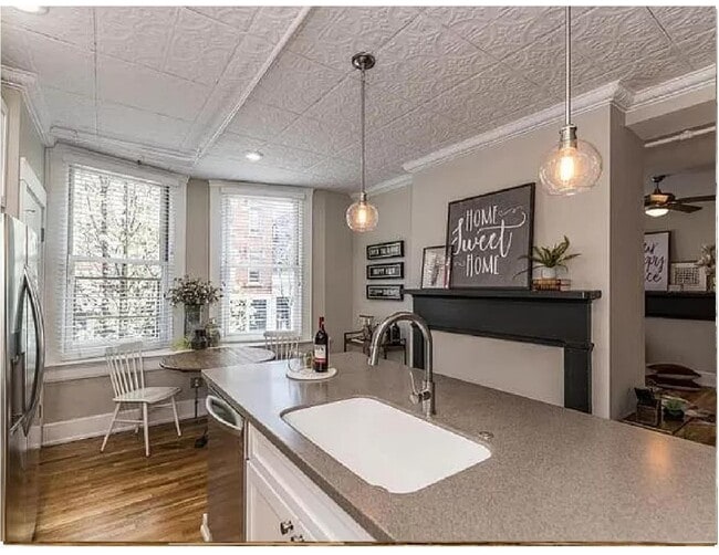 Building Photo - 1407 Vine St