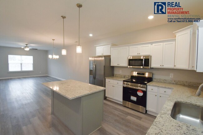 Building Photo - BRAND NEW 3BD/2.5BA townhome in LaVergne!