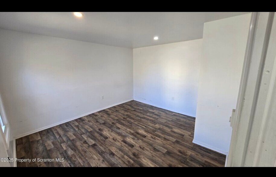Building Photo - 1119 Prospect Ave