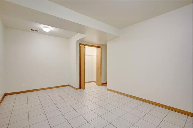 Building Photo - 1446 N Leavitt St