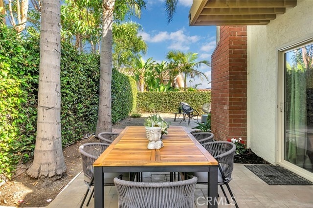 Building Photo - 25151 Via Playa